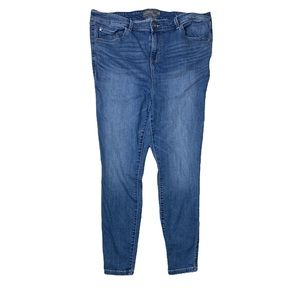 Torrid Midfit Super Skinny Medium Wash Super Soft Jeans Size 16